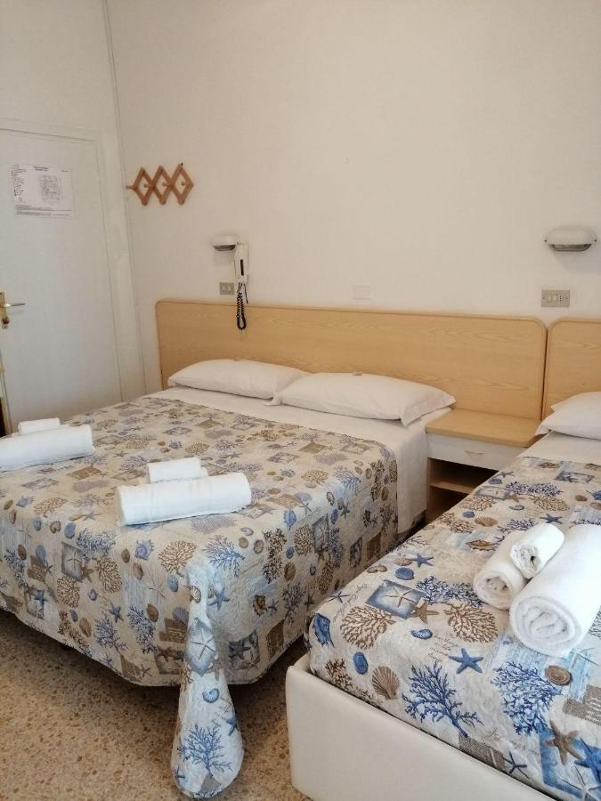 Hotel Alba Римини Экстерьер фото