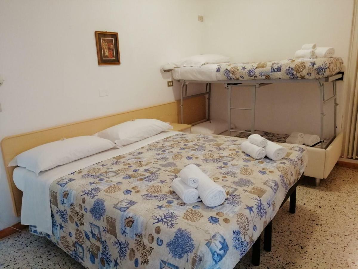 Hotel Alba Римини Экстерьер фото