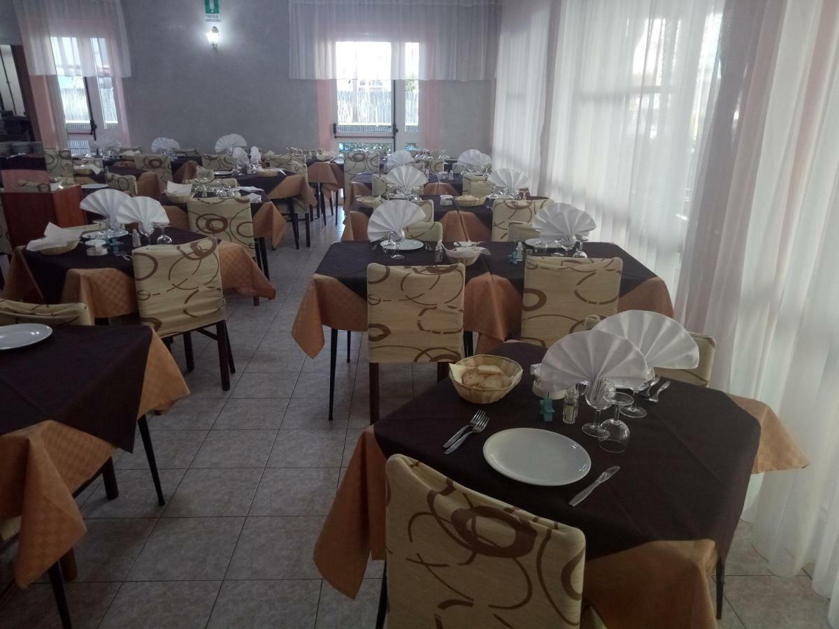 Hotel Alba Римини Экстерьер фото